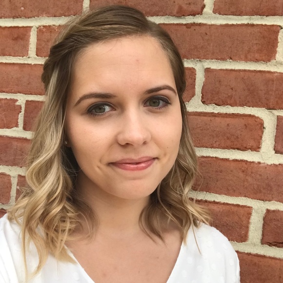 Meet your Posher, Ashley - Picture 1 of 1